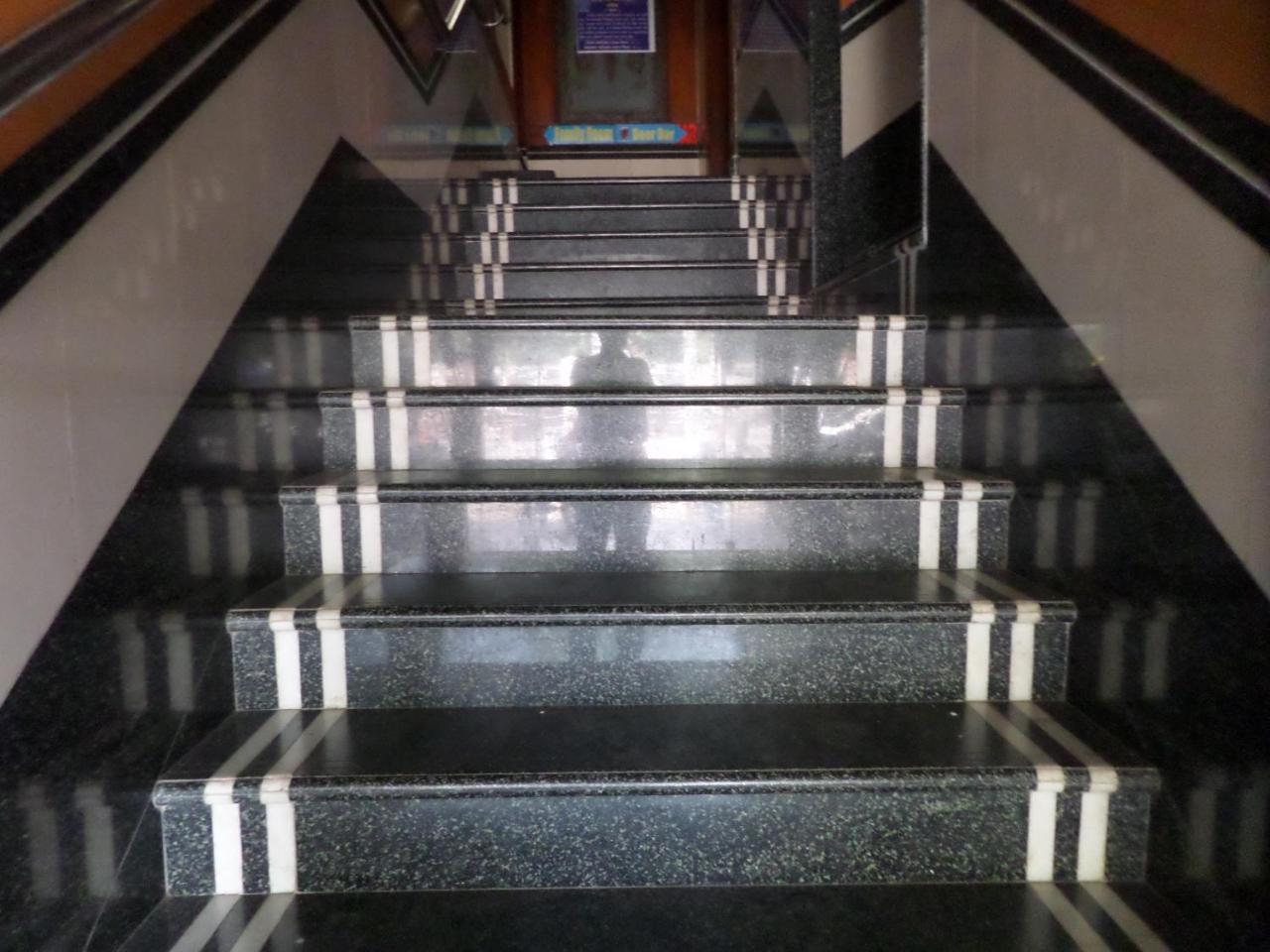 נאסיק Hotel Padma מראה חיצוני תמונה