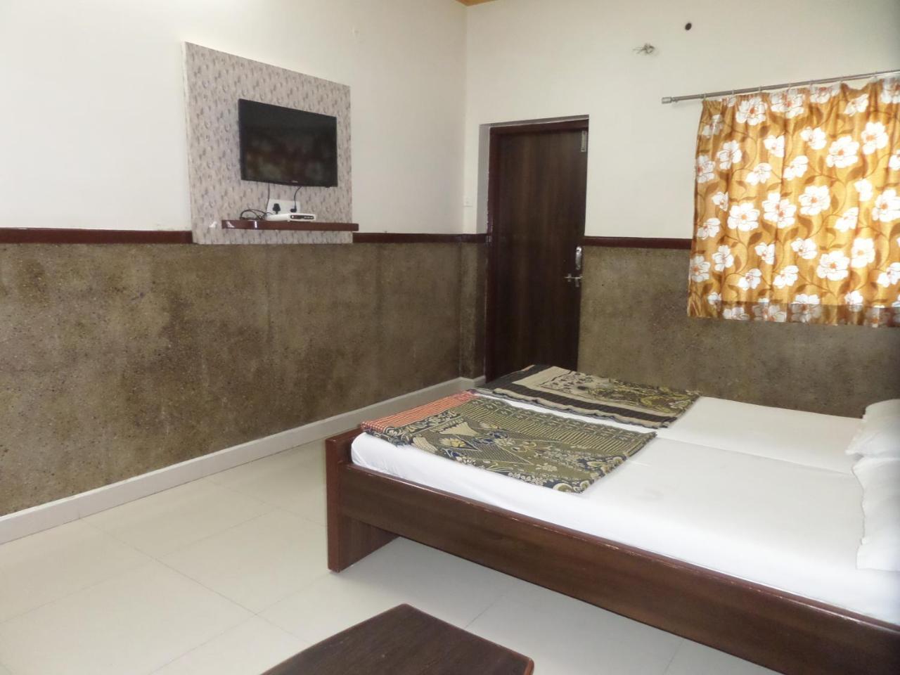 נאסיק Hotel Padma מראה חיצוני תמונה