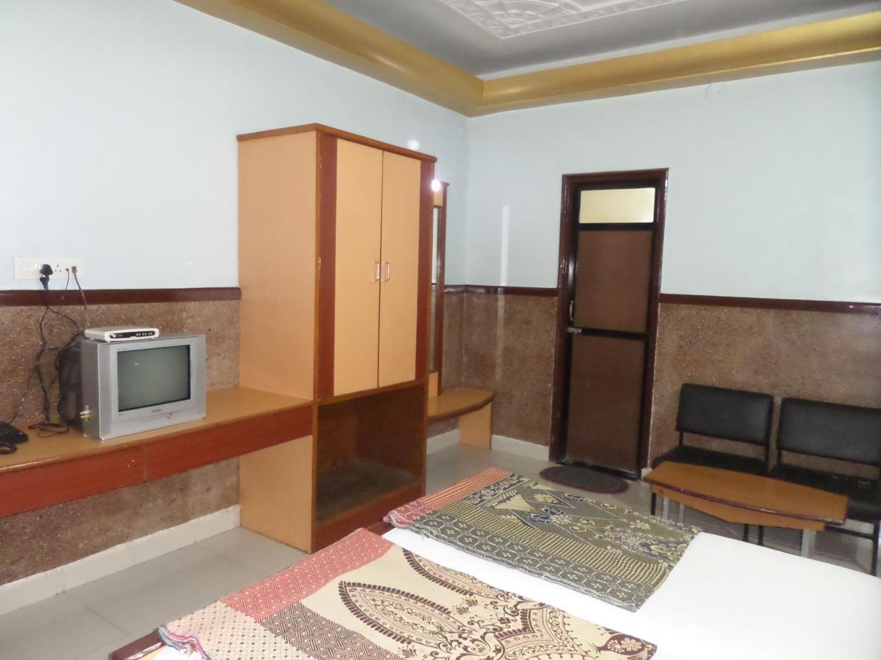 נאסיק Hotel Padma מראה חיצוני תמונה